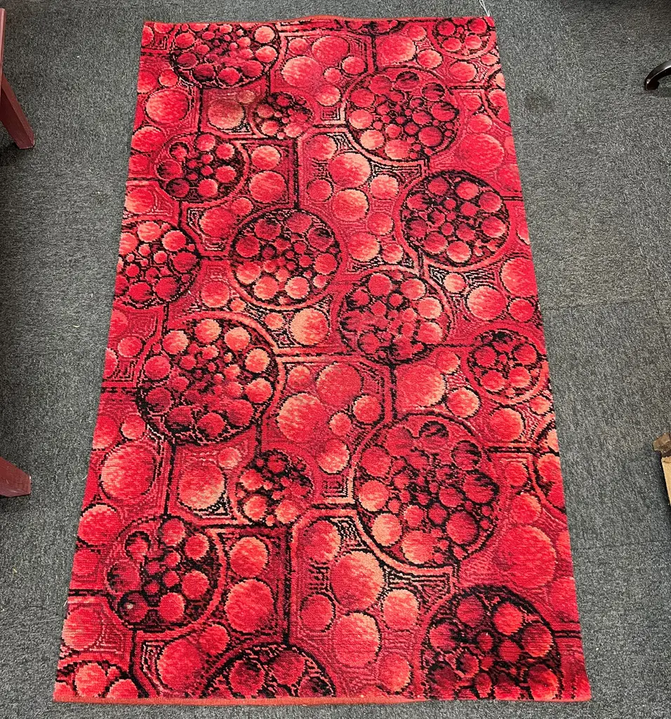 VINTAGE RED & BLACK PATTERN FLOOR RUG Image 1++