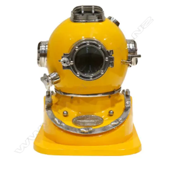 REPLICA FULL SIZE U.S. NAVY 'MARK V' DIVERS' HELMET, BRIGHT YELLOW FINISH, H.400mm