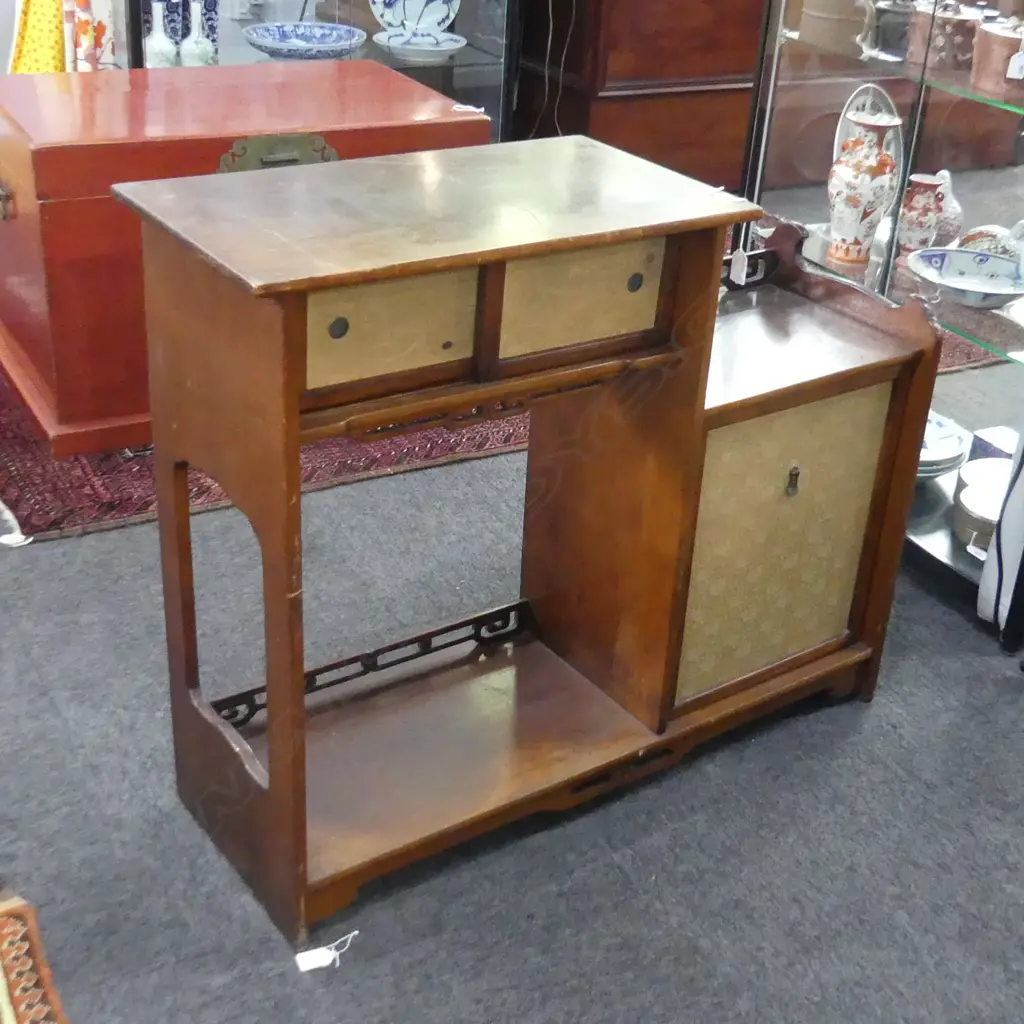 EARLY 20thC JAPANESE SMALL TANSU DISPLAY CHEST... Image 1++