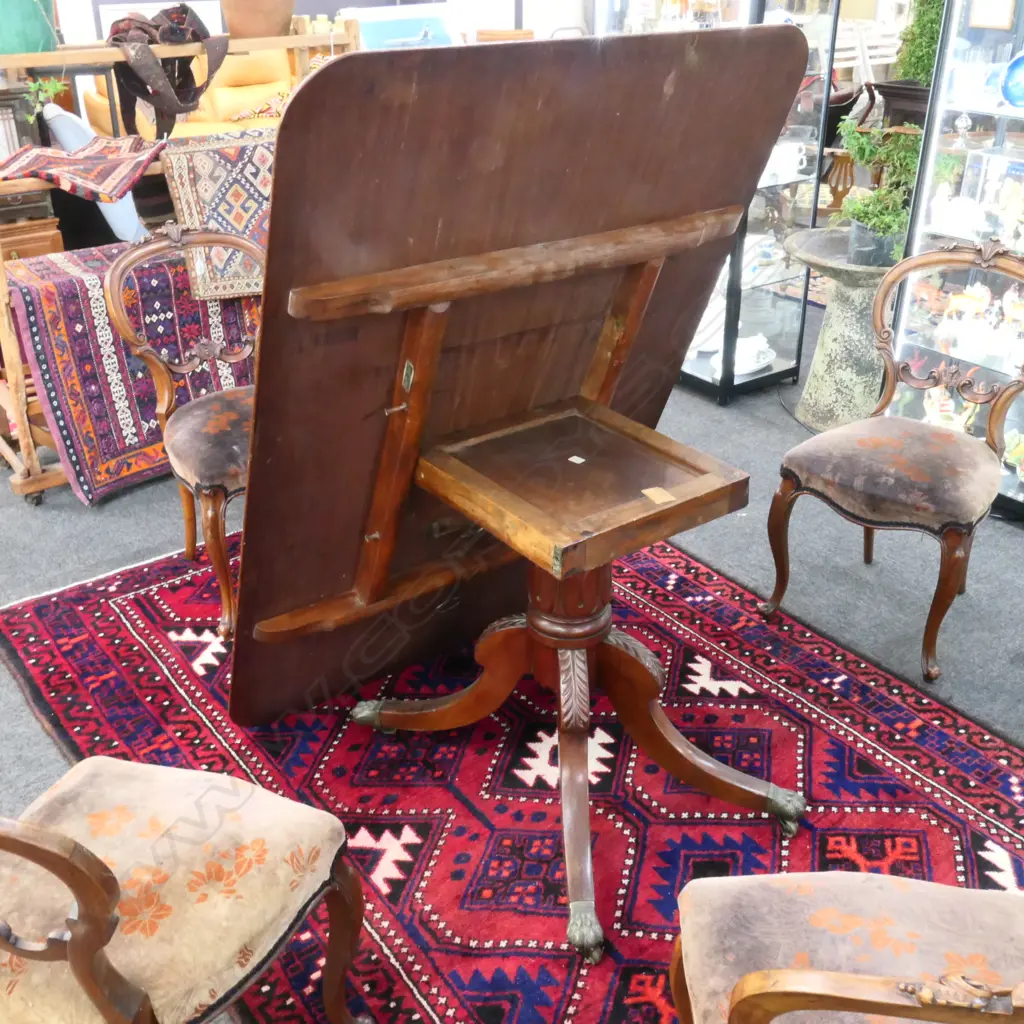 A Georgian mahogany tilt-top breakfast table, Image 1++