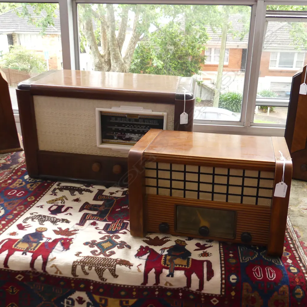 ULTIMATE TABLE TOP RADIO 580 x 270 x 340mm AND PACEMAKER TABLE TOP RADIO 375 x 210 x 240mm Image 1++