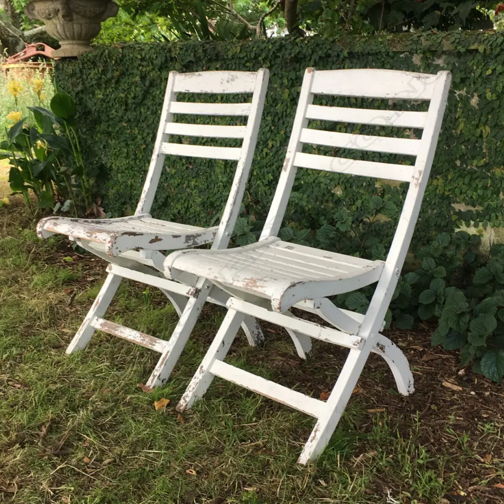 PR WHITE PAINTED FOLDING CHAIRS Image 1++