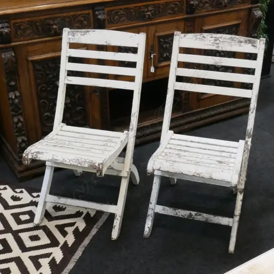 PR WHITE PAINTED FOLDING CHAIRS