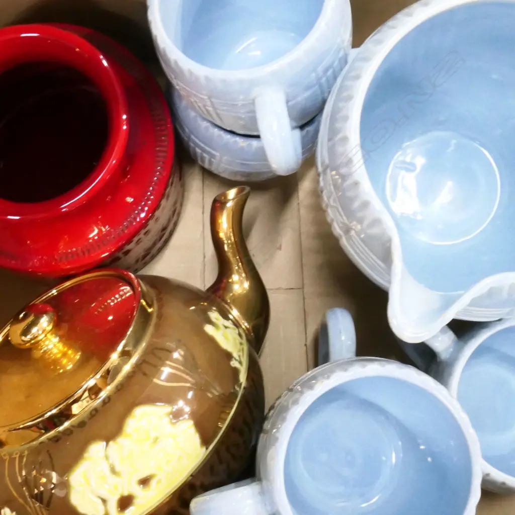 SM BOX ASST CHINA INCL ENGLISH JUG & MUGS, SADLER TEAPOT ETC.. Image 1++