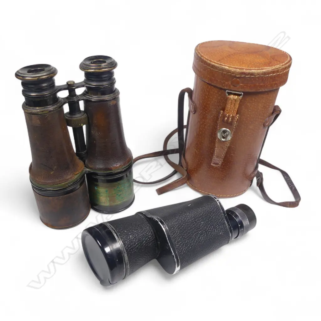 Pair of antique binocular field glasses and 20thC monocular field glass in leather case, Image 1++