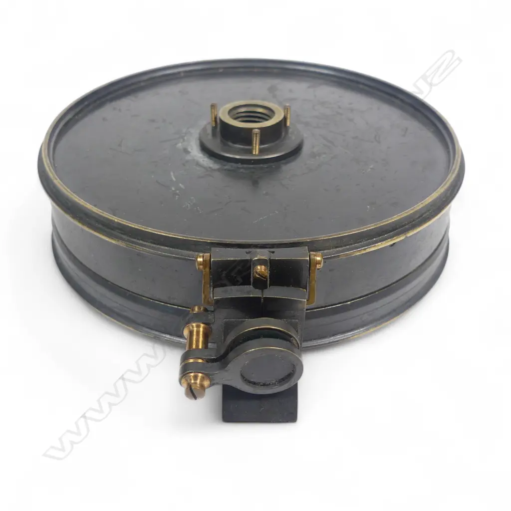 A Stanley, London 4½" prismatic compass, with lacquered brass case, Image 1++