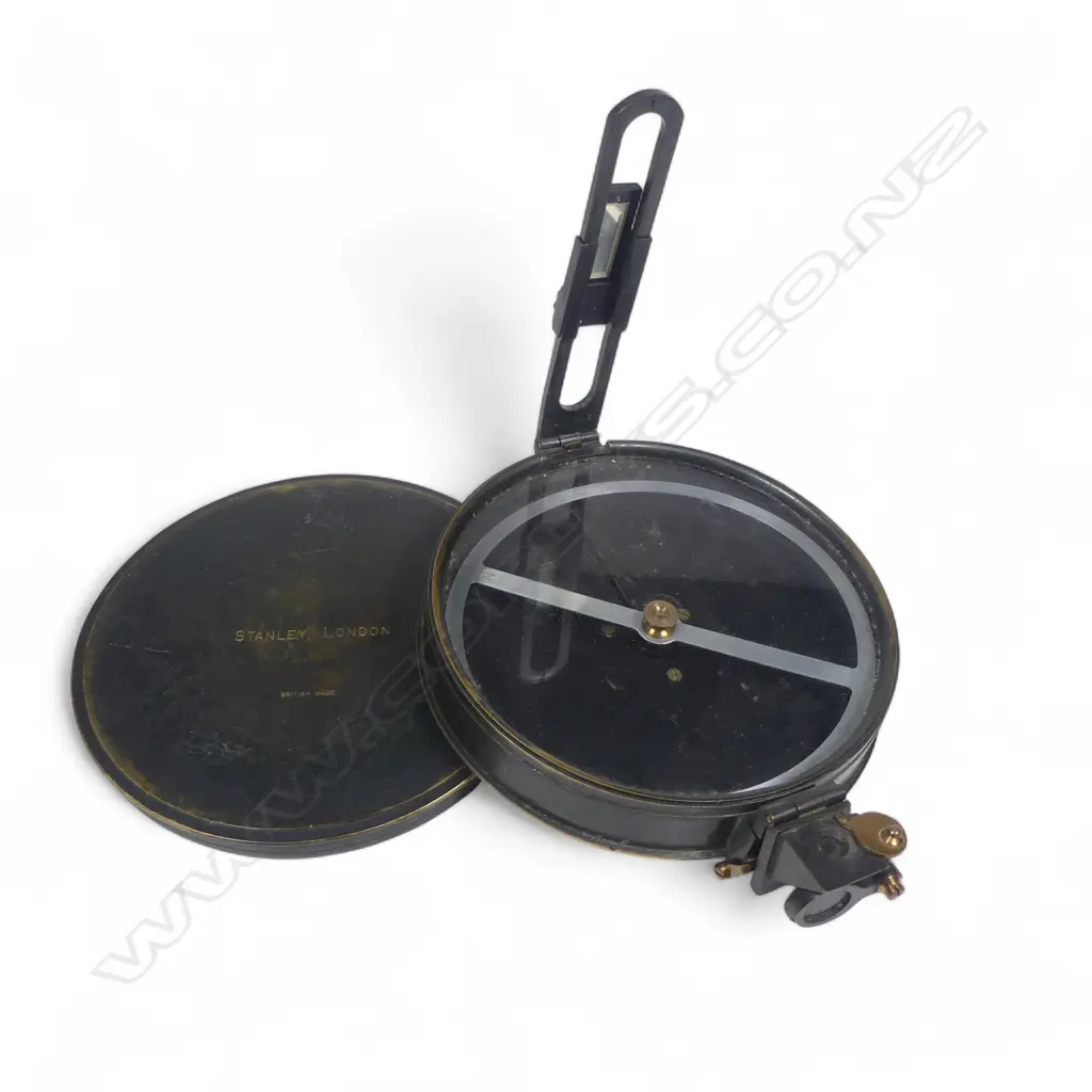 A Stanley, London 4½" prismatic compass, with lacquered brass case, Image 1++