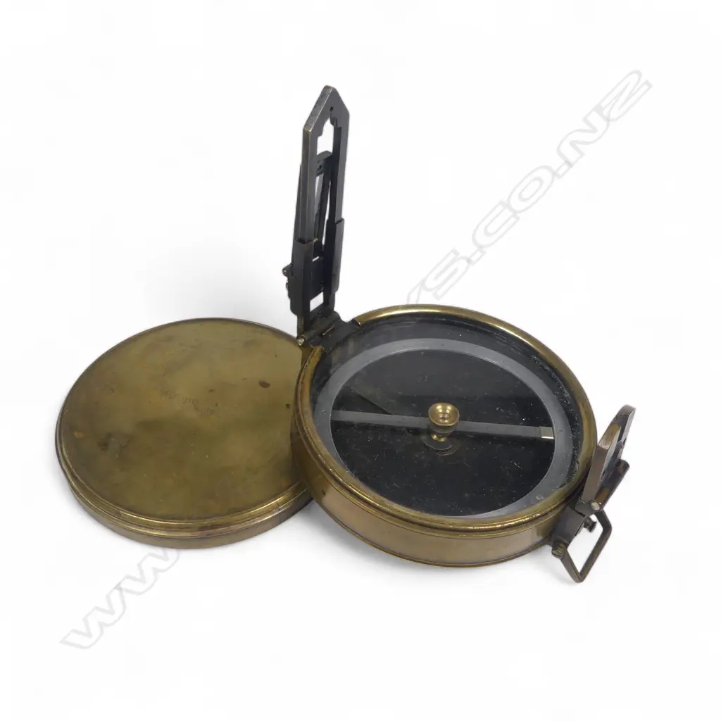 A Littlejohn & Son, Wellingotn, NZ, 3¼" prismatic compass, with brass case, Image 1++