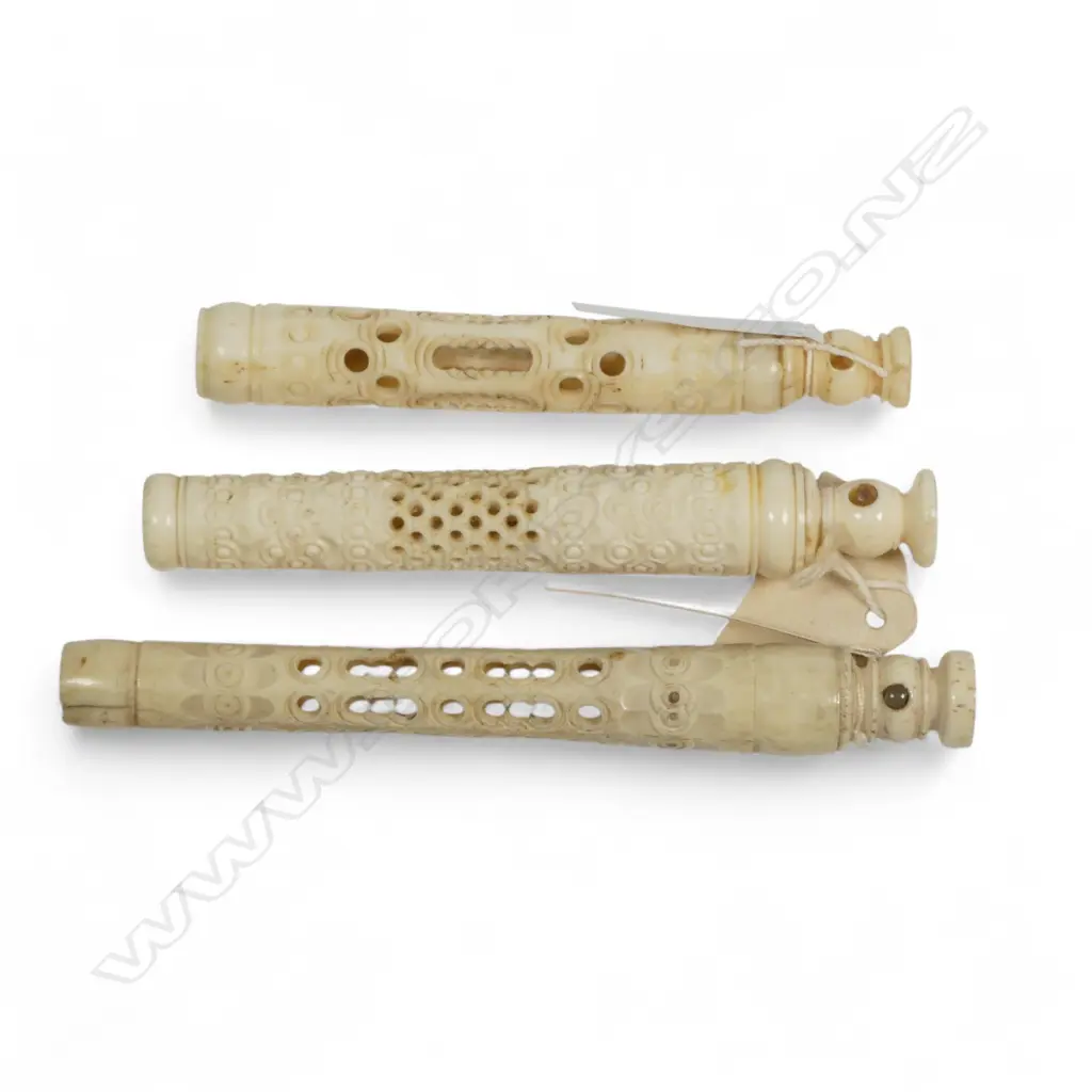 Three circle cut bone needle cases, two with Stanhopes, one 'N.Z., A Souvenir of Wellington' four views, Image 1++