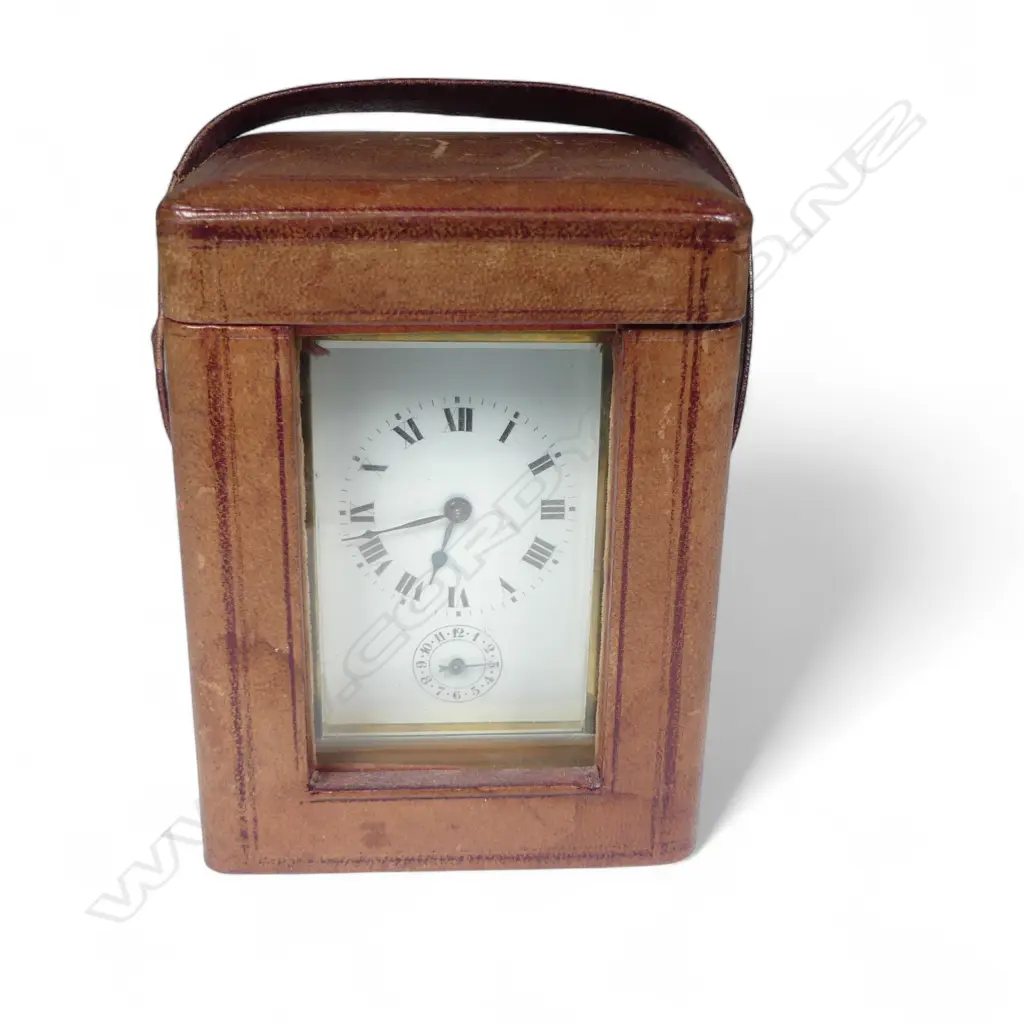 A French brass cased carriage clock in leather travel case, Image 1++