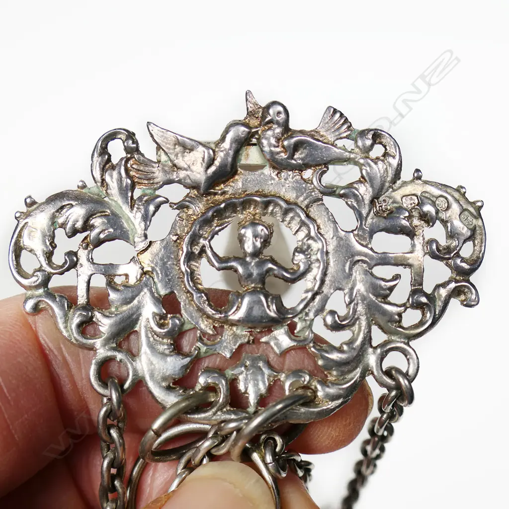 A late Victorian silver chatelaine clip (repaired) with five chained implements: Image 1++