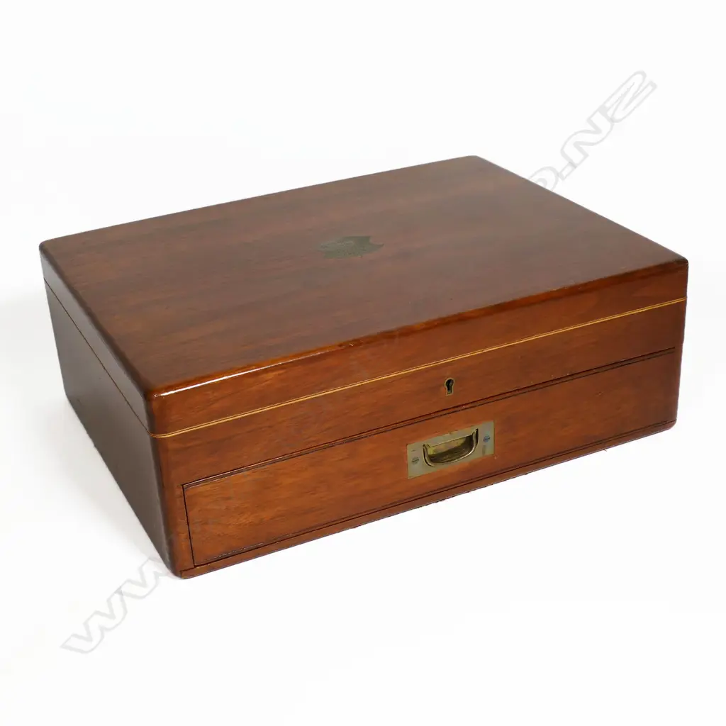 A games box, containing chess and draughtsmen, dominoes, cribbage board, game counters and marker, dice, cards, table skittles and Spellicans game, Image 1++