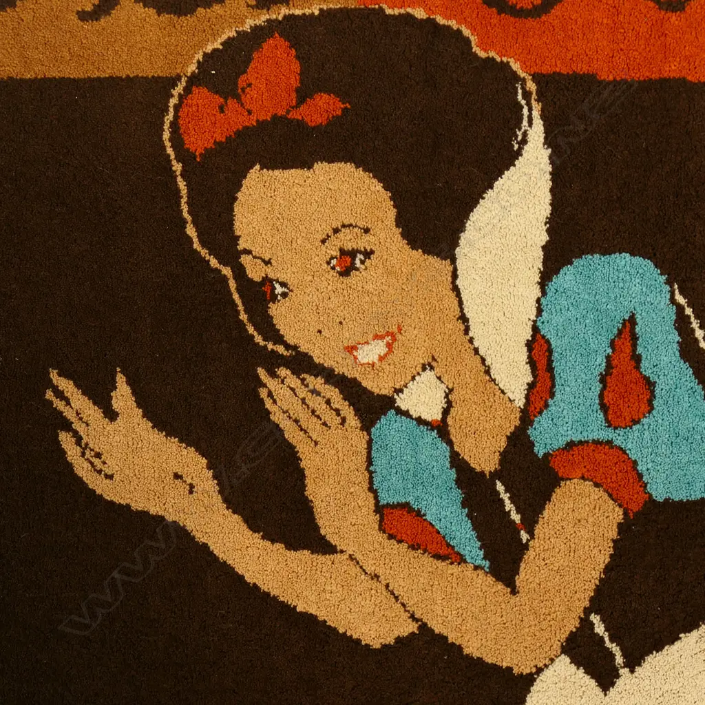 A Walt Disney floor rug featuring Snow White and the Seven Dwarfs Image 1++