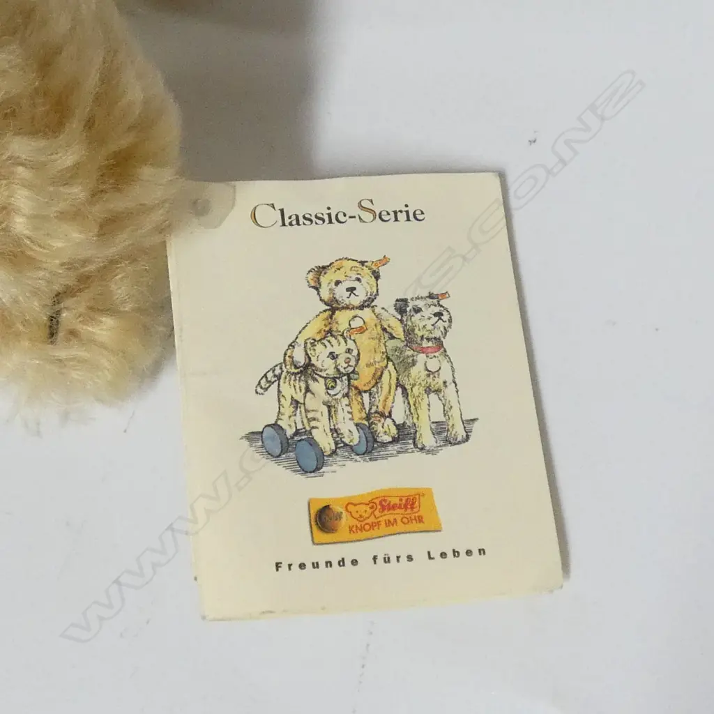 Vintage tagged Steiff soft toy large dog, Image 1++