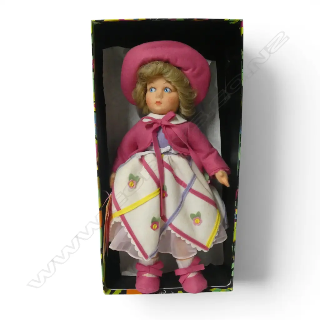 Modern Lenci 'Chiara' original boxed doll, Image 1++