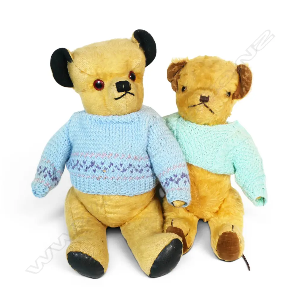 Two untagged vintage mohair teddy bears, Image 1++