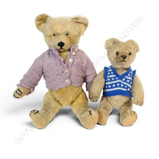 Two early 20thC mohair untagged Yes/No teddy bears,