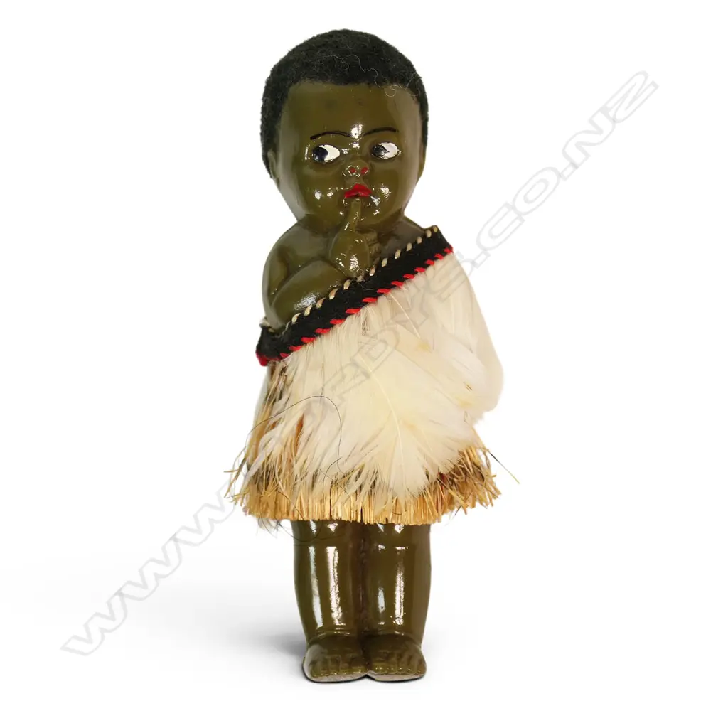Two vintage Māori wahine souvenir dolls, Image 1++