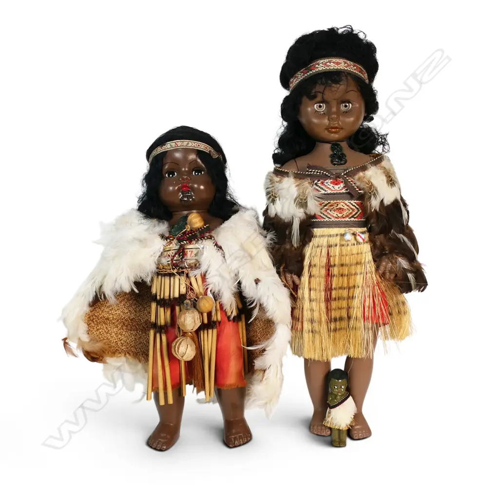 Two vintage Māori wahine souvenir dolls, Image 1++