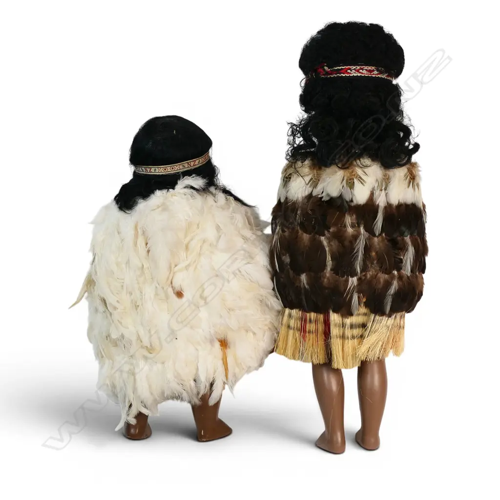 Two vintage Māori wahine souvenir dolls, Image 1++