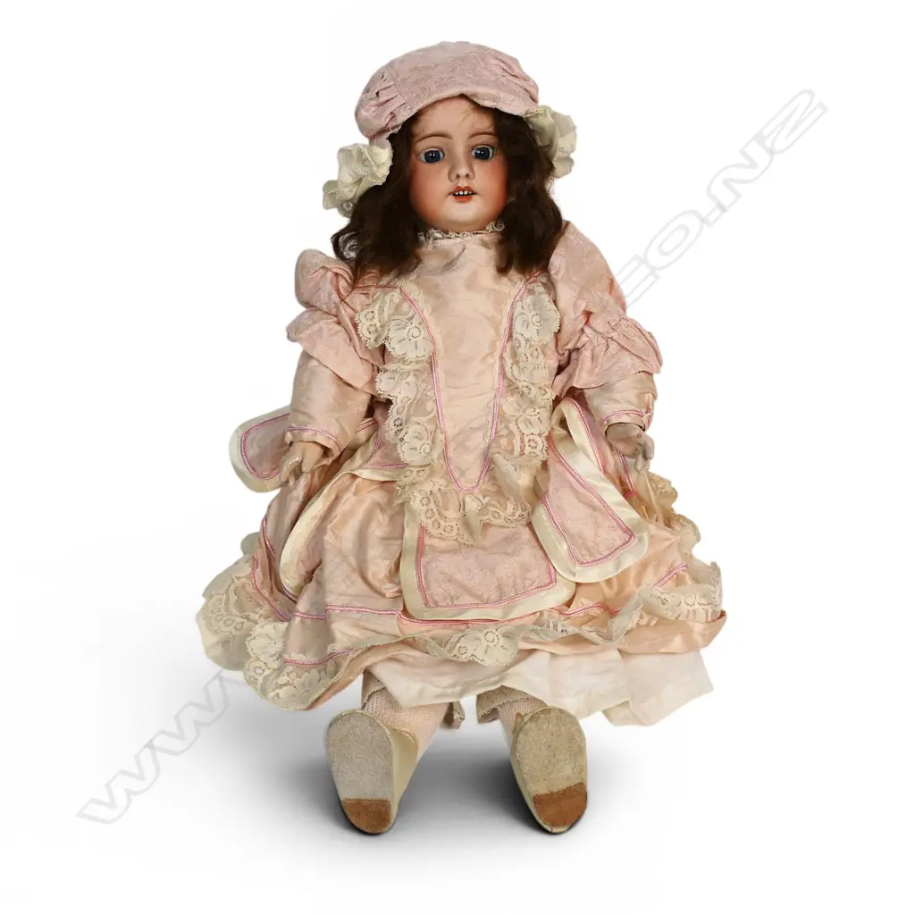 20 inch China sleepy doll, SFBJ Paris, Image 1++