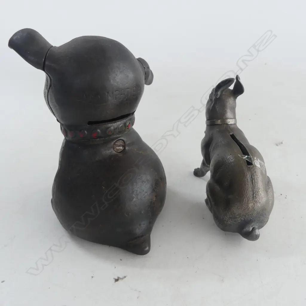 Two vintage animal shaped cast iron money banks, Image 1++