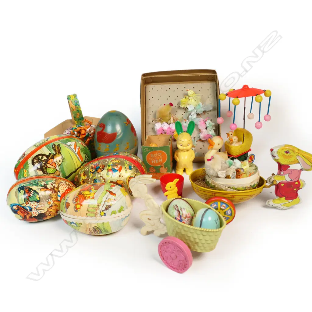 A collection of 16 child's toy eggs ducks and bunnies, Image 1++