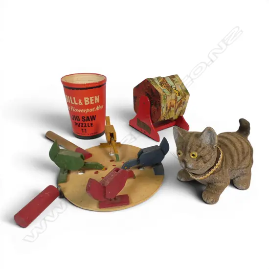 Four vintage child's toys,