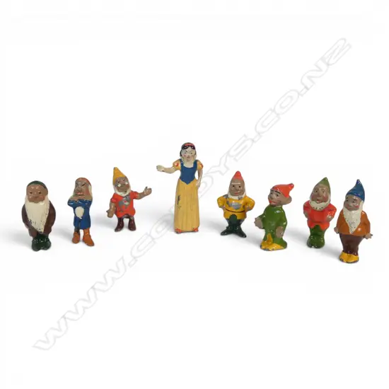 Full set of 1930's Britains hollow cast lead Walt Disney’s Snow White and the seven Dwarfs,