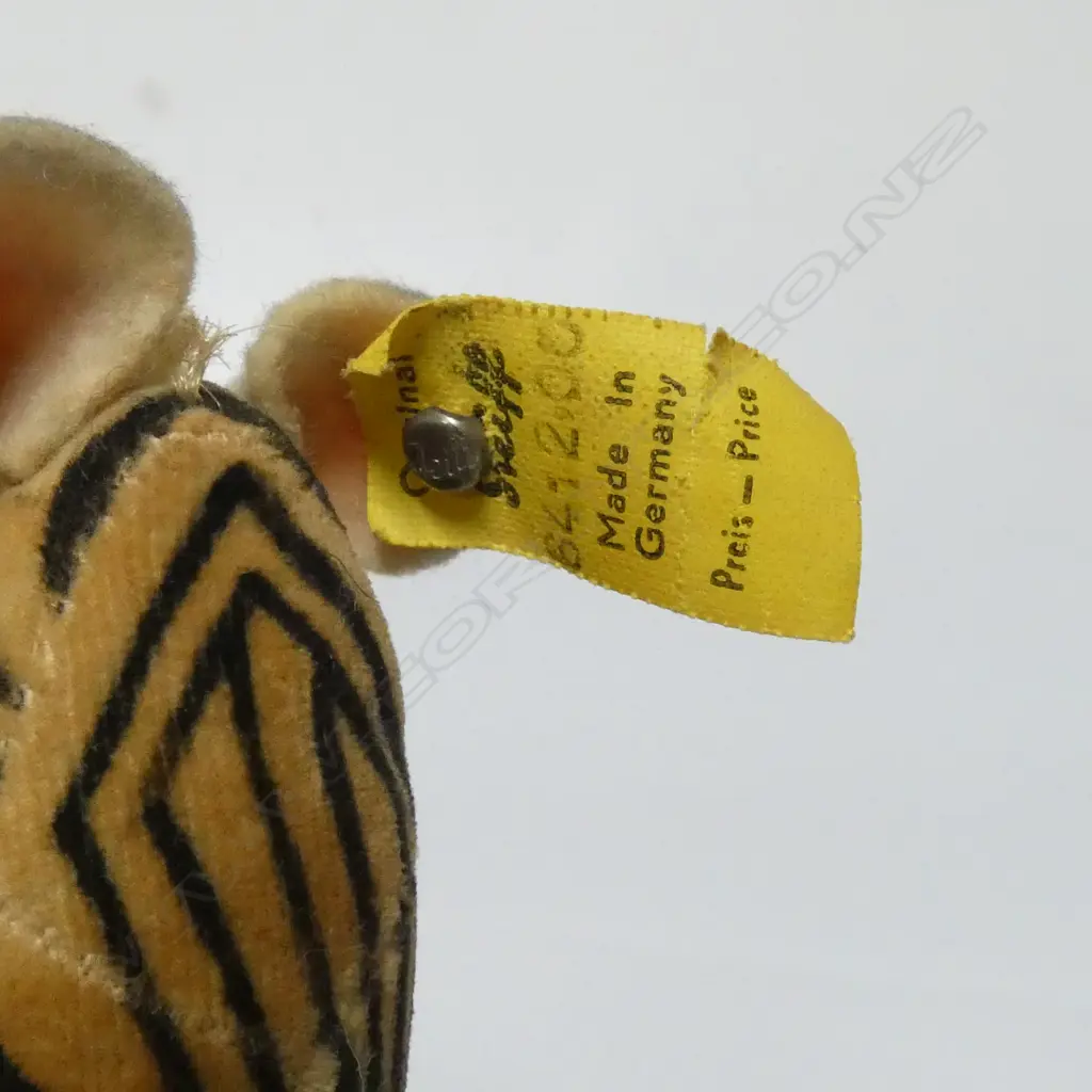 Three vintage soft toy tagged Steiff animals, Image 1++