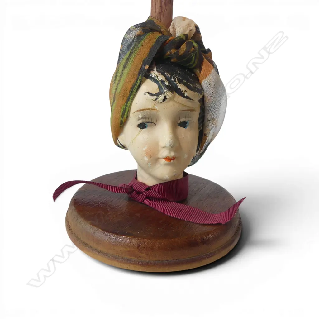 Six doll hat stands, Image 1++