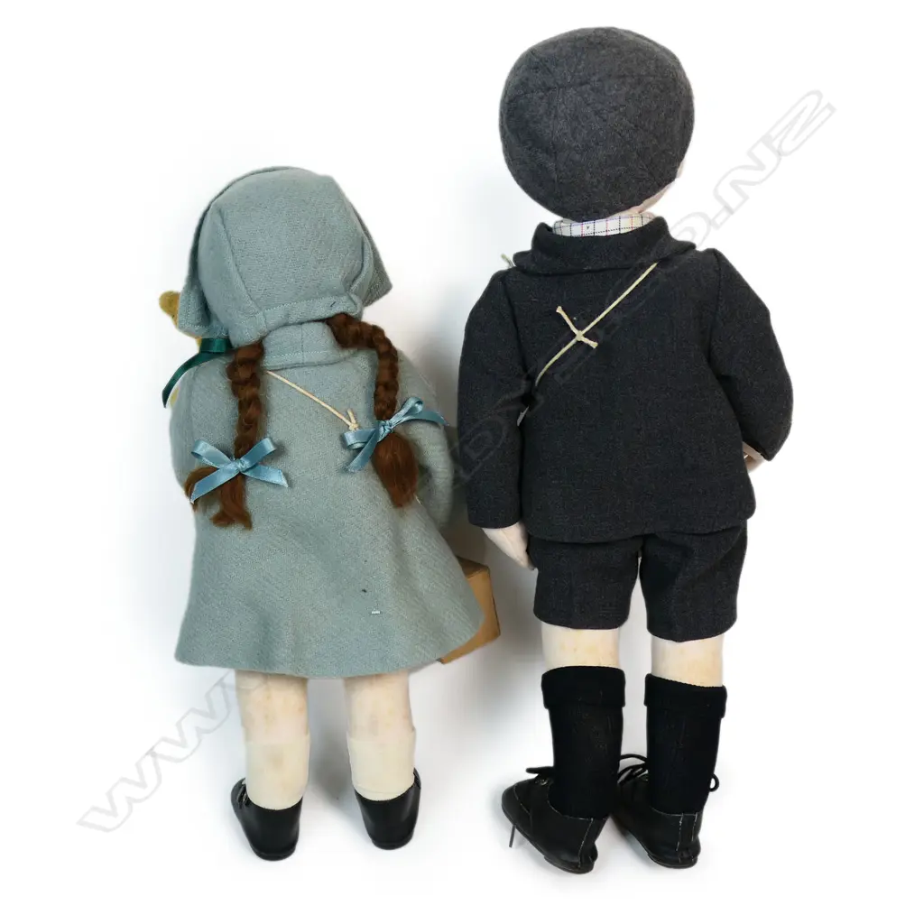 Pair of WWII Boy and Girl Evacuee felt dolls, Image 1++