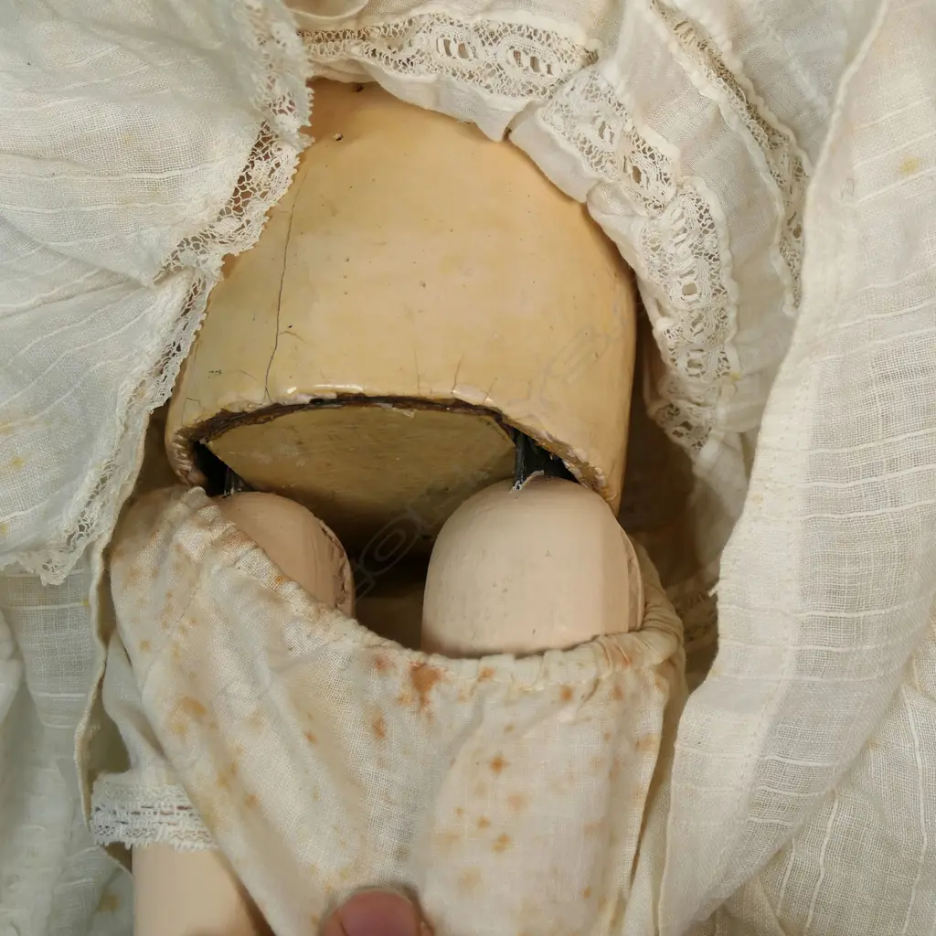 German wind-up walking doll with key, Image 1++