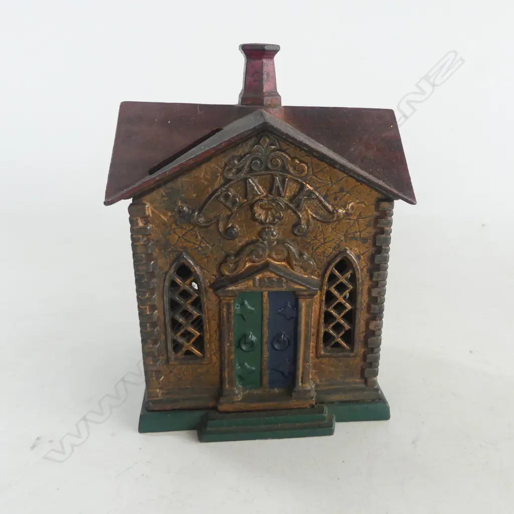 Vintage cast iron 'still bank' money box, Image 1++