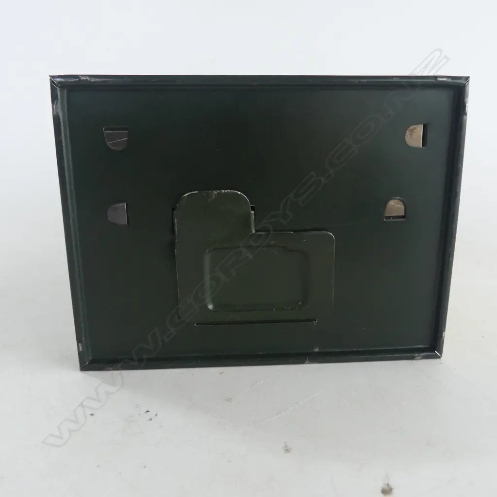 Vintage tin Commonwealth Three Coin saving bank, Image 1++