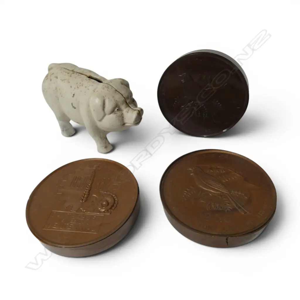Cast iron Piggy Bankand three coin shaped money boxes, Image 1++