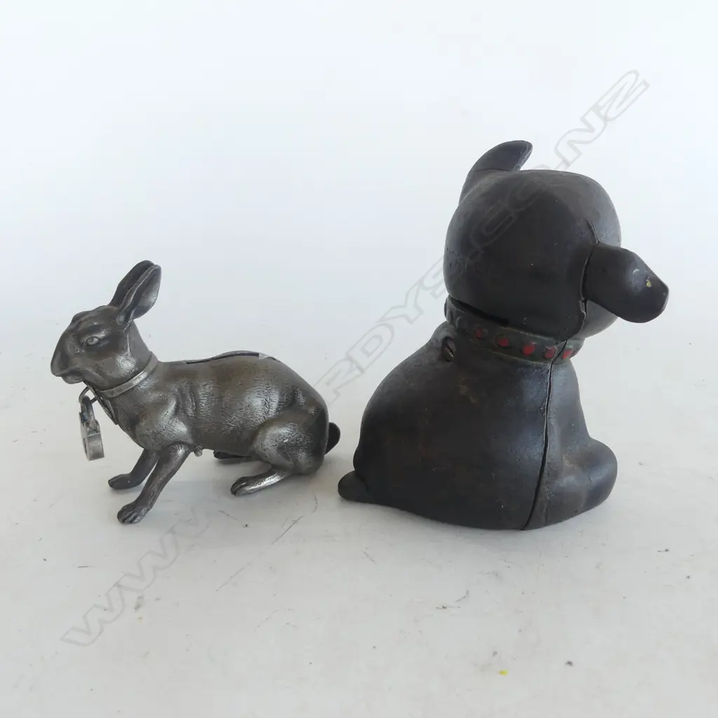 Two vintage animal shaped cast iron money banks, Image 1++