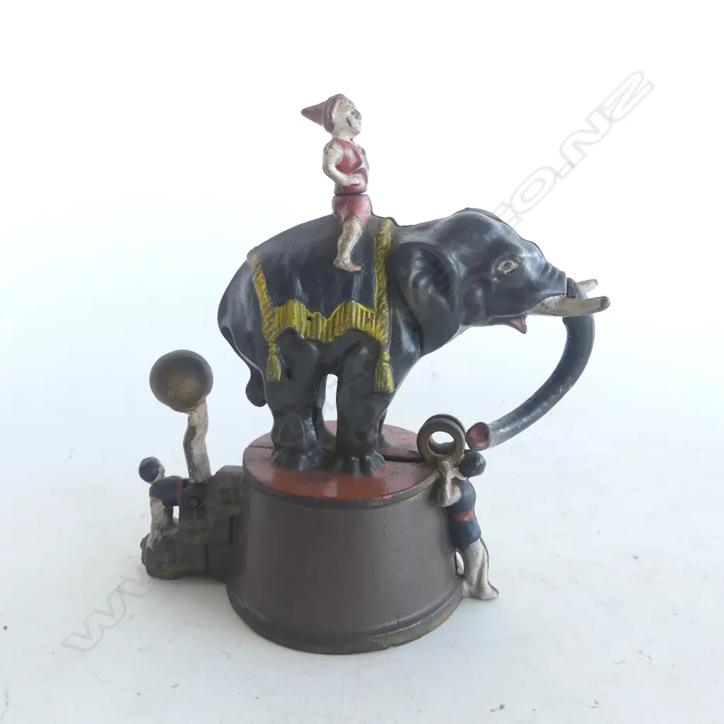 Mechanical 'Elephant and Three Clowns' money box, Image 1++