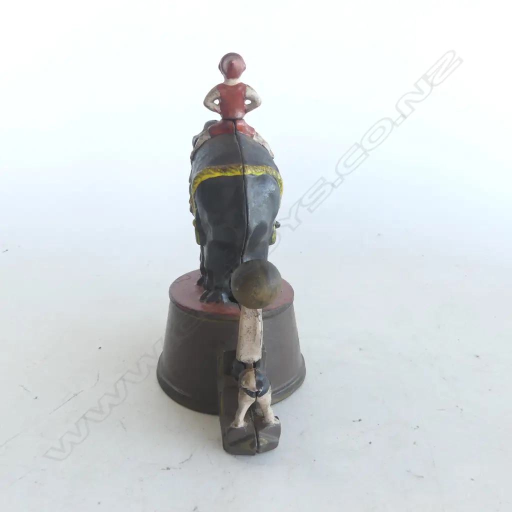 Mechanical 'Elephant and Three Clowns' money box, Image 1++