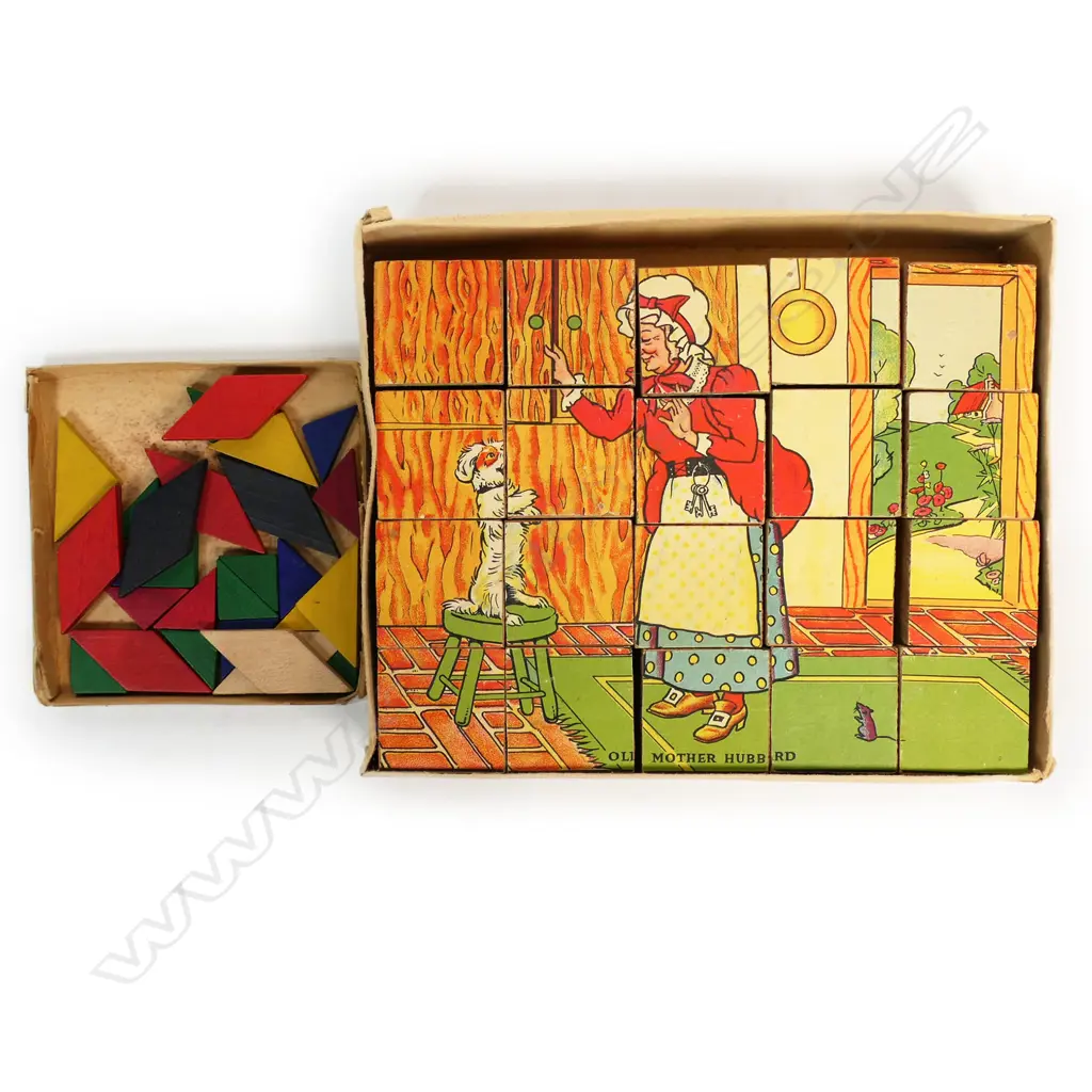 Two boxed vintage toy sets, Image 1++