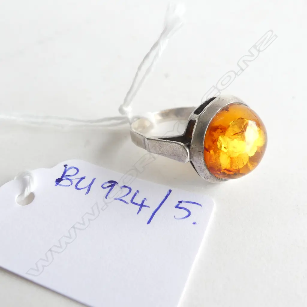 925 SILVER & AMBER RING SIZE N Image 1++