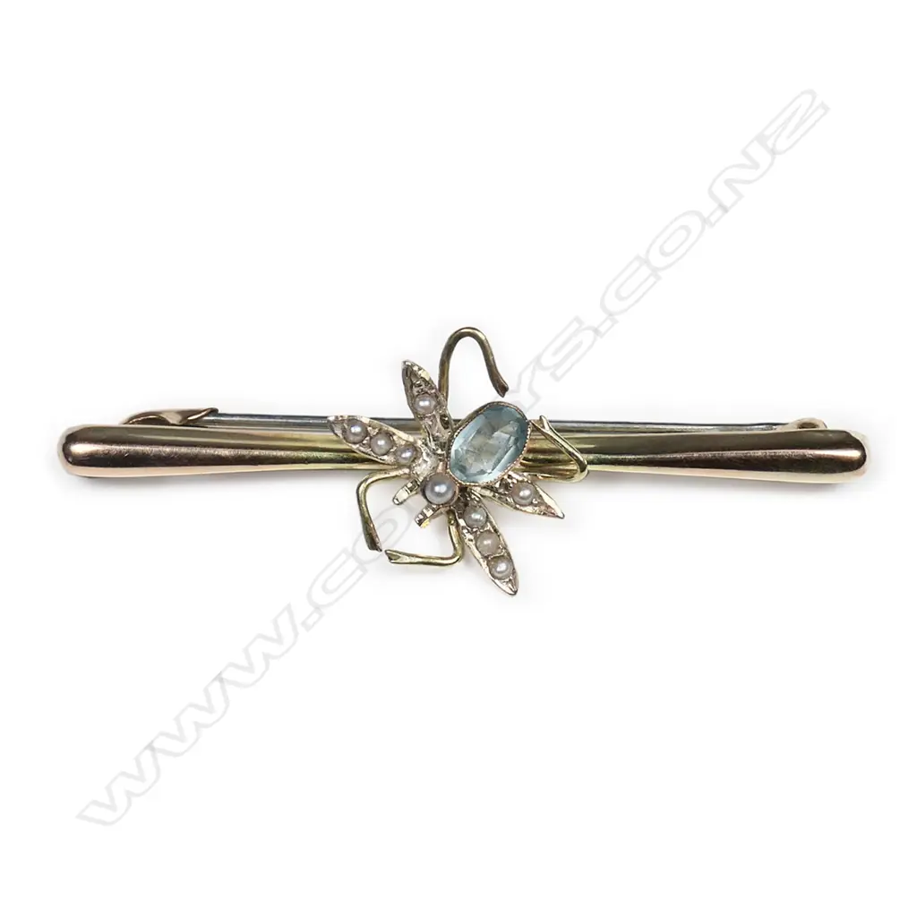 A vintage 9ct gold, pearl and aquamarine bug brooch, Image 1++