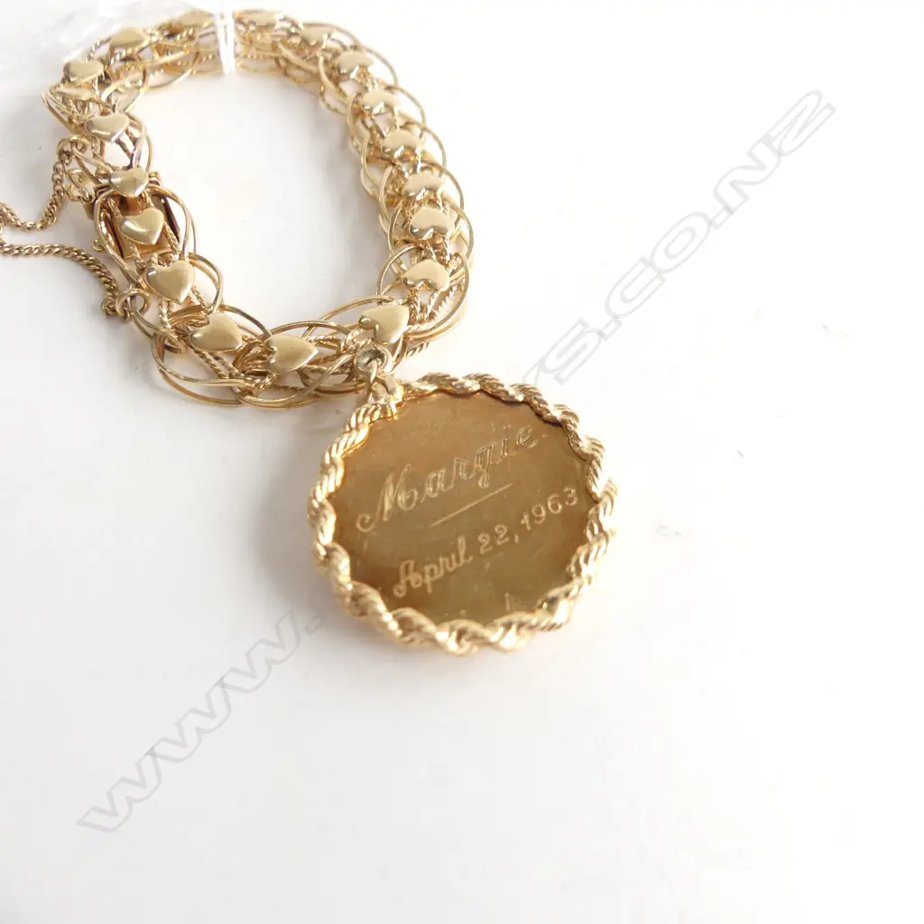 14k GOLD BRACELET WITH BIRTHDAY CHARM 20.76gms Image 1++