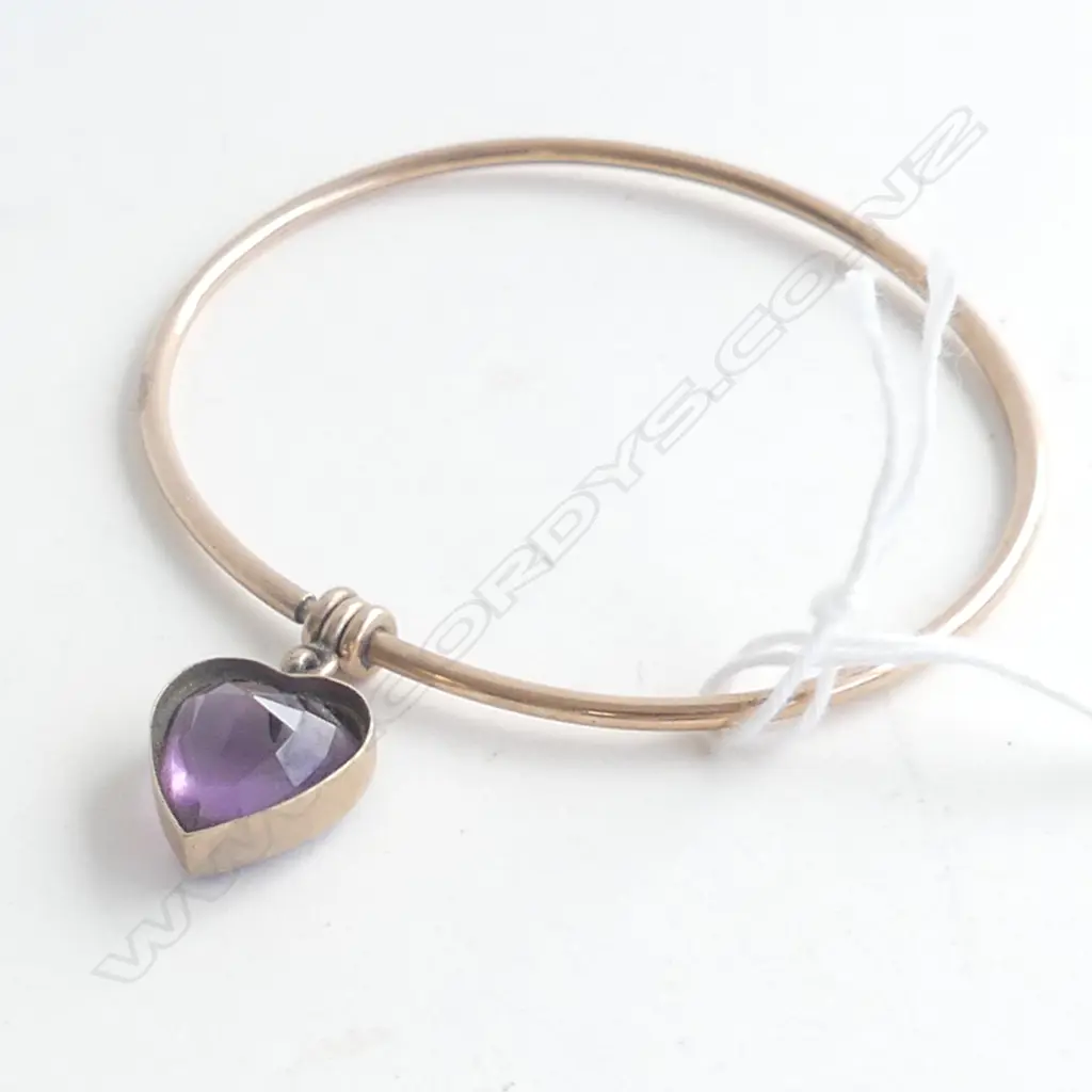 9CT GOLD CLIP  BRACELET WITH AMETHYST HEART CHARM 5.8GMS Image 1++