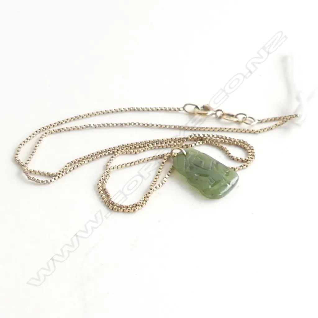 9CT GOLD CHAIN WITH SM GREENSTONE TIKI PENDANT 2.4GMS Image 1++