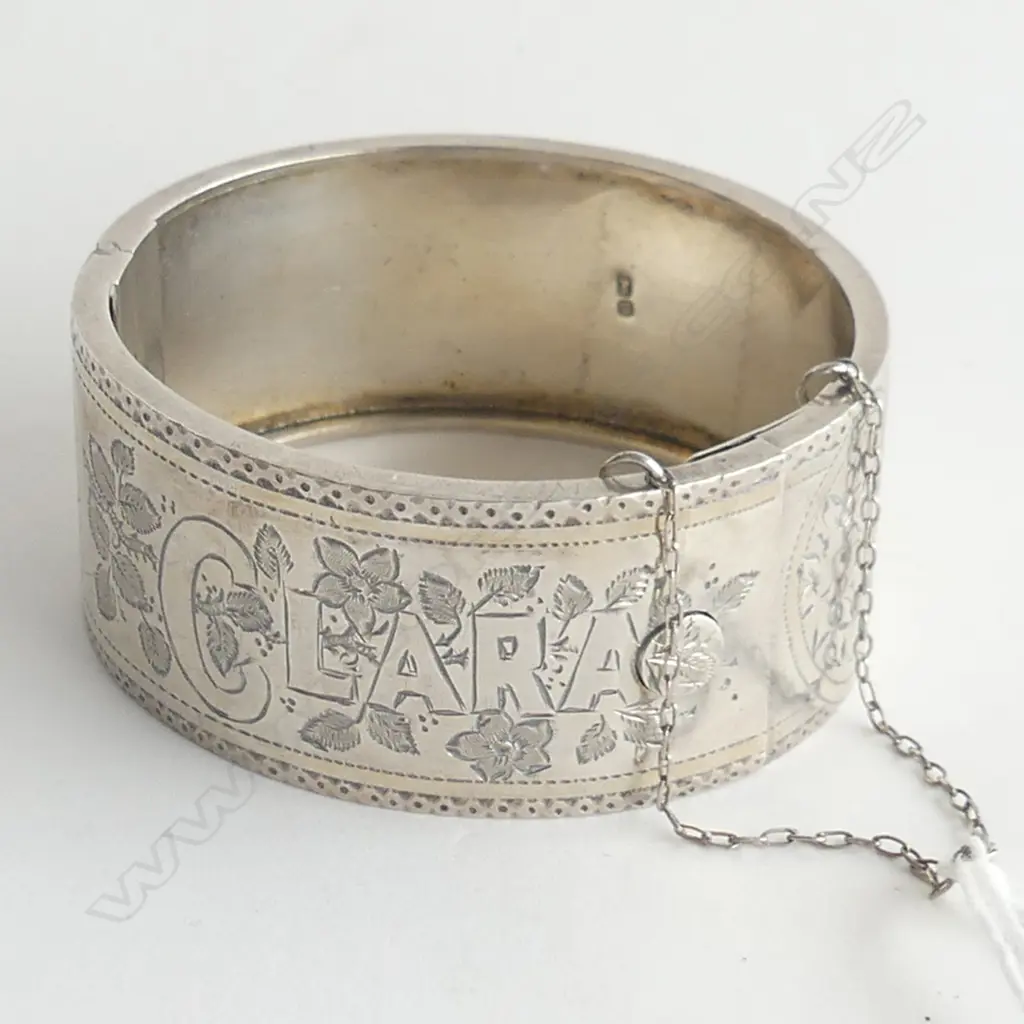VICTORIAN SILVER HINGED BANGLE BIRMINGHAM 1886 Image 1++