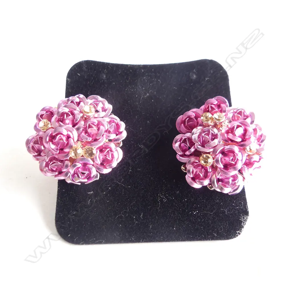 FLORAL COLOURED METAL EARRINGS POSTS FOR PIERCED EARS WITH SAFETY CLIPS Image 1++