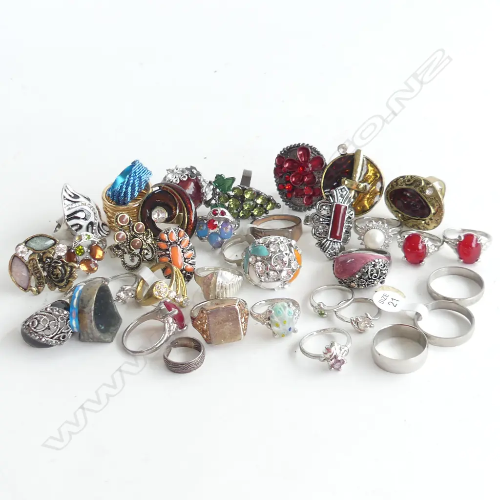 BAG ASST COSTUME JEWELLERY RINGS Image 1++