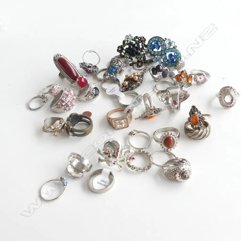 BAG ASST COSTUME JEWELLERY RINGS  Image 1++