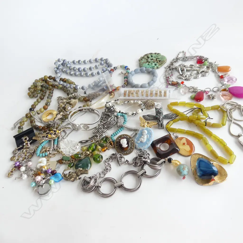 BAG ASST COSTUME JEWELLERY Image 1++